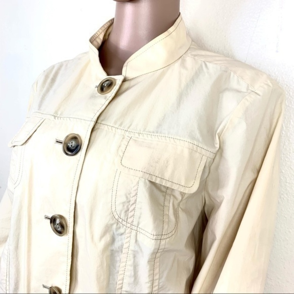 Lafayette 148 Women’s Blazer Cream Buttons Sz 12 - Picture 2 of 8